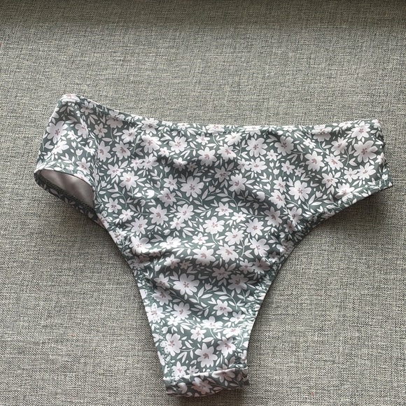 Green floral bikini set size xs - Picture 3 of 6